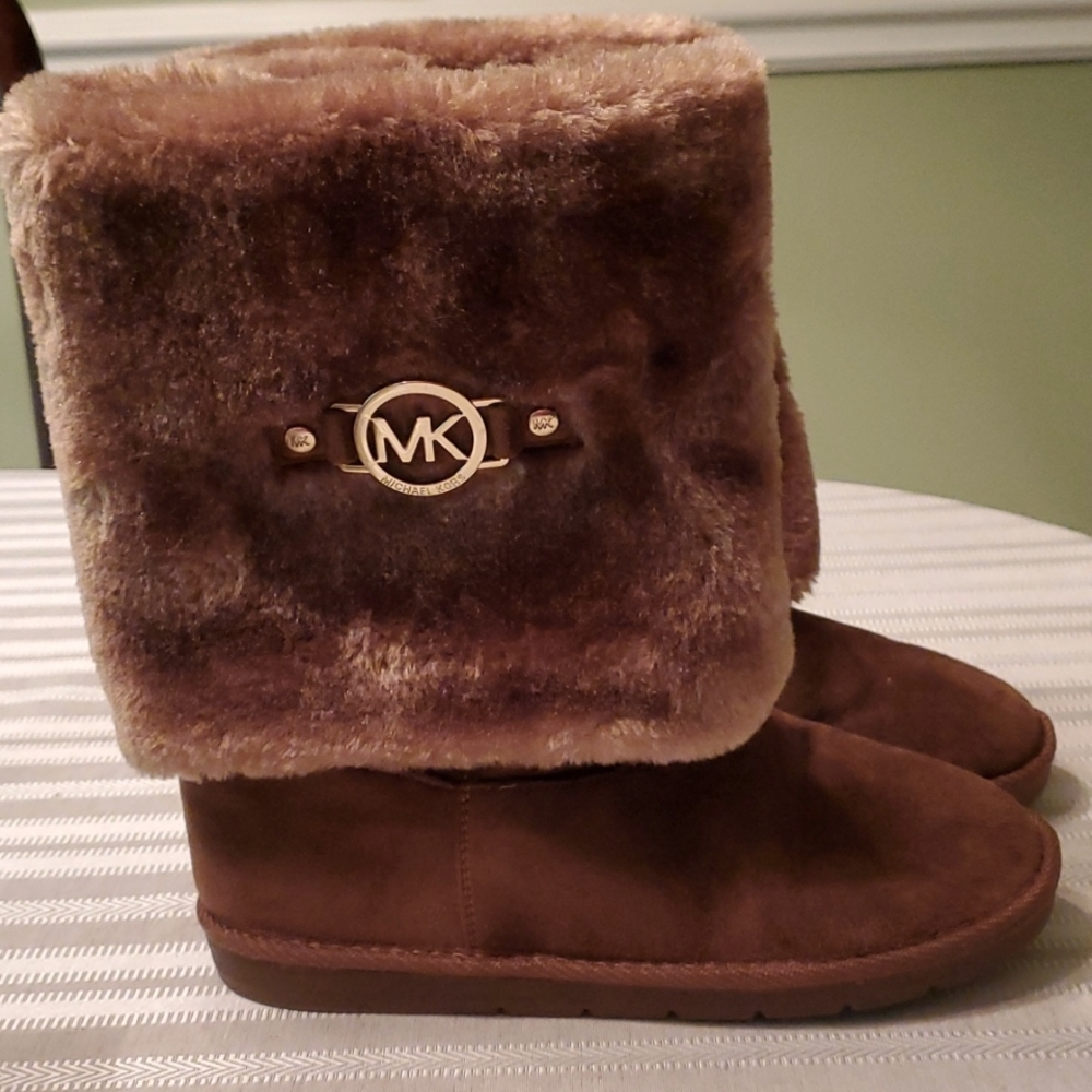 Girls Michael kors boots size 4